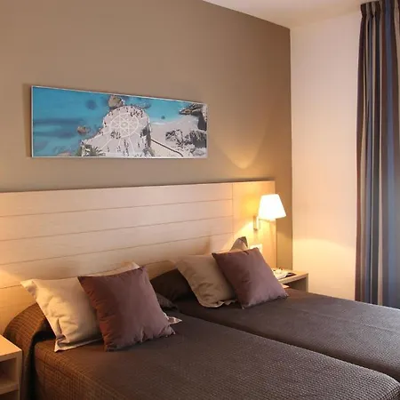 Hotel Mena Plaza 3*