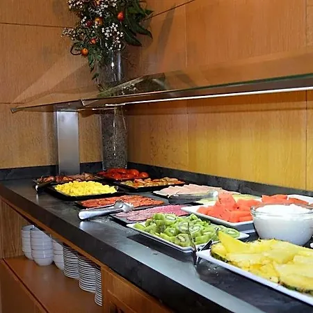 Mena Plaza 3*