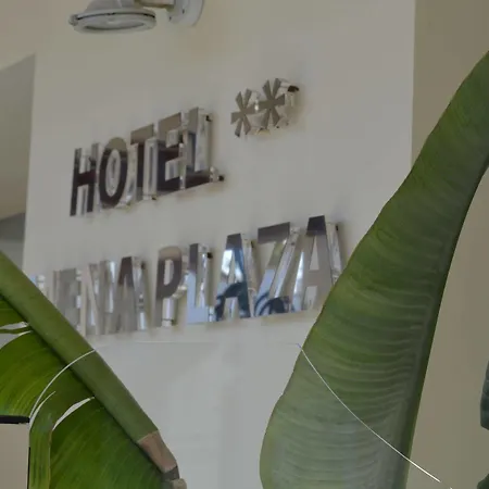 Mena Plaza מלון