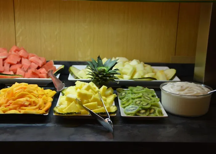 Mena Plaza 3* نيرخا