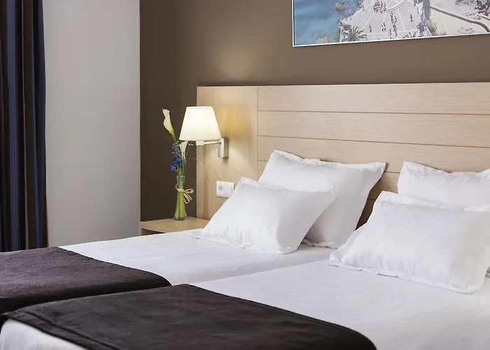 Mena Plaza نيرخا