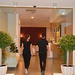 Mena Plaza