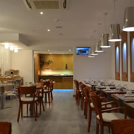 Mena Plaza 2* Nerja